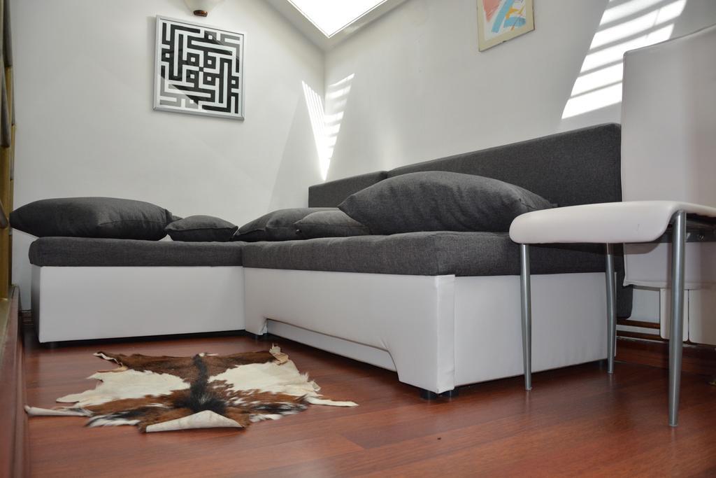 Studio Ban Apartment